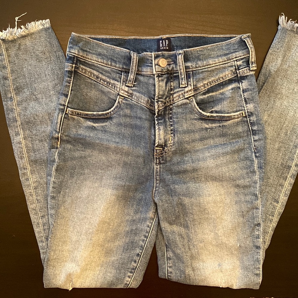 GAP True Skinny High Rise Distressed Frayed Hem Jeans - 4/27